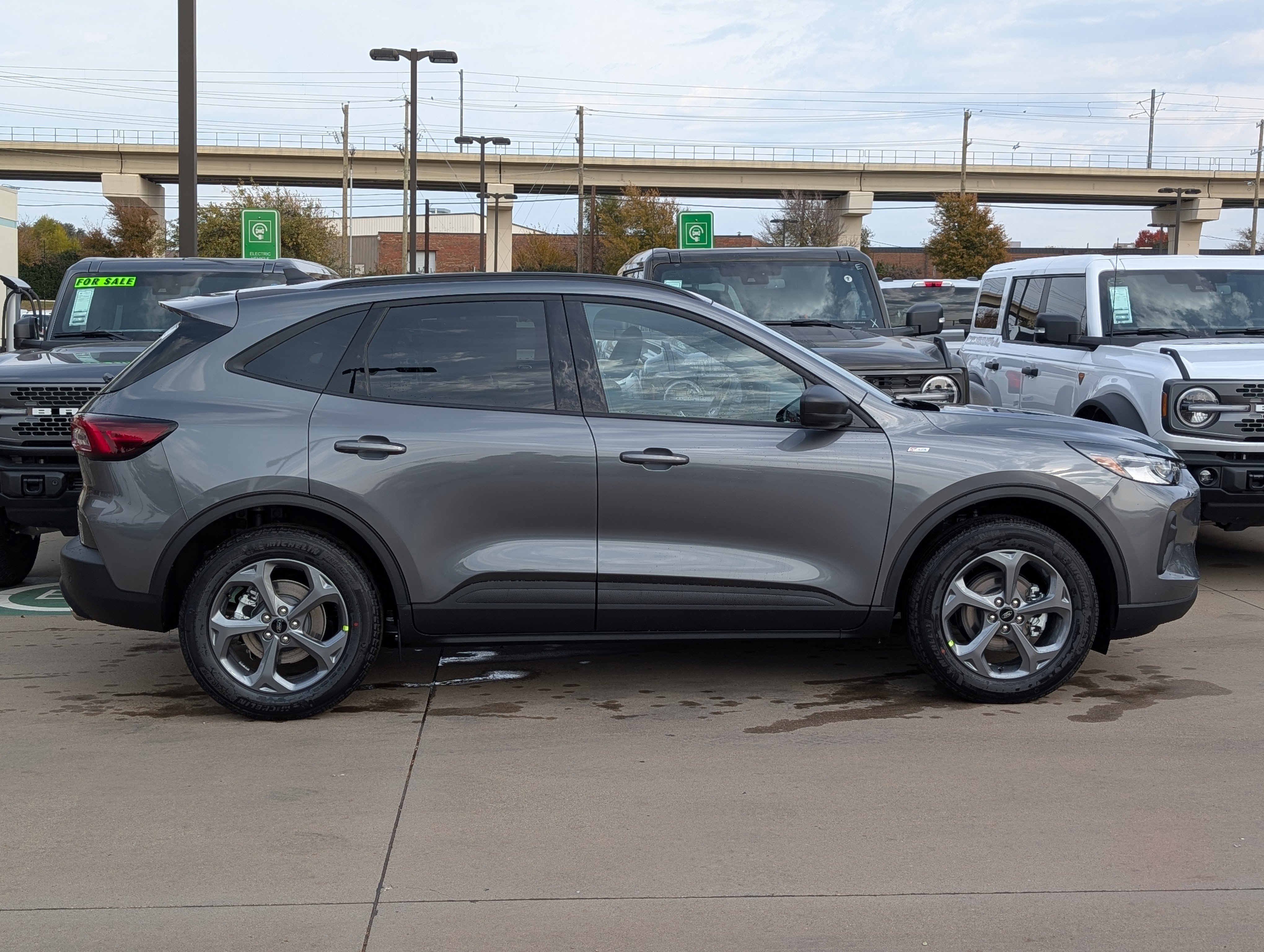 New 2026 Ford Escape ST-Line w/ Tech Pack #1 FWD image 3