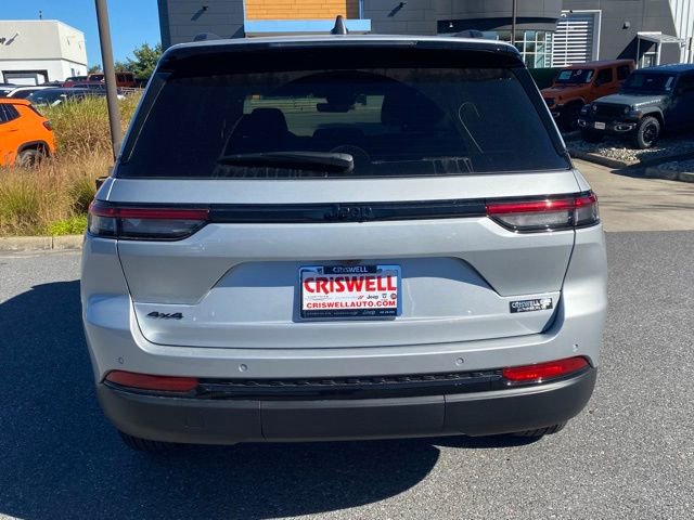 New 2025 Jeep Grand Cherokee Altitude AWD/4WD image 6