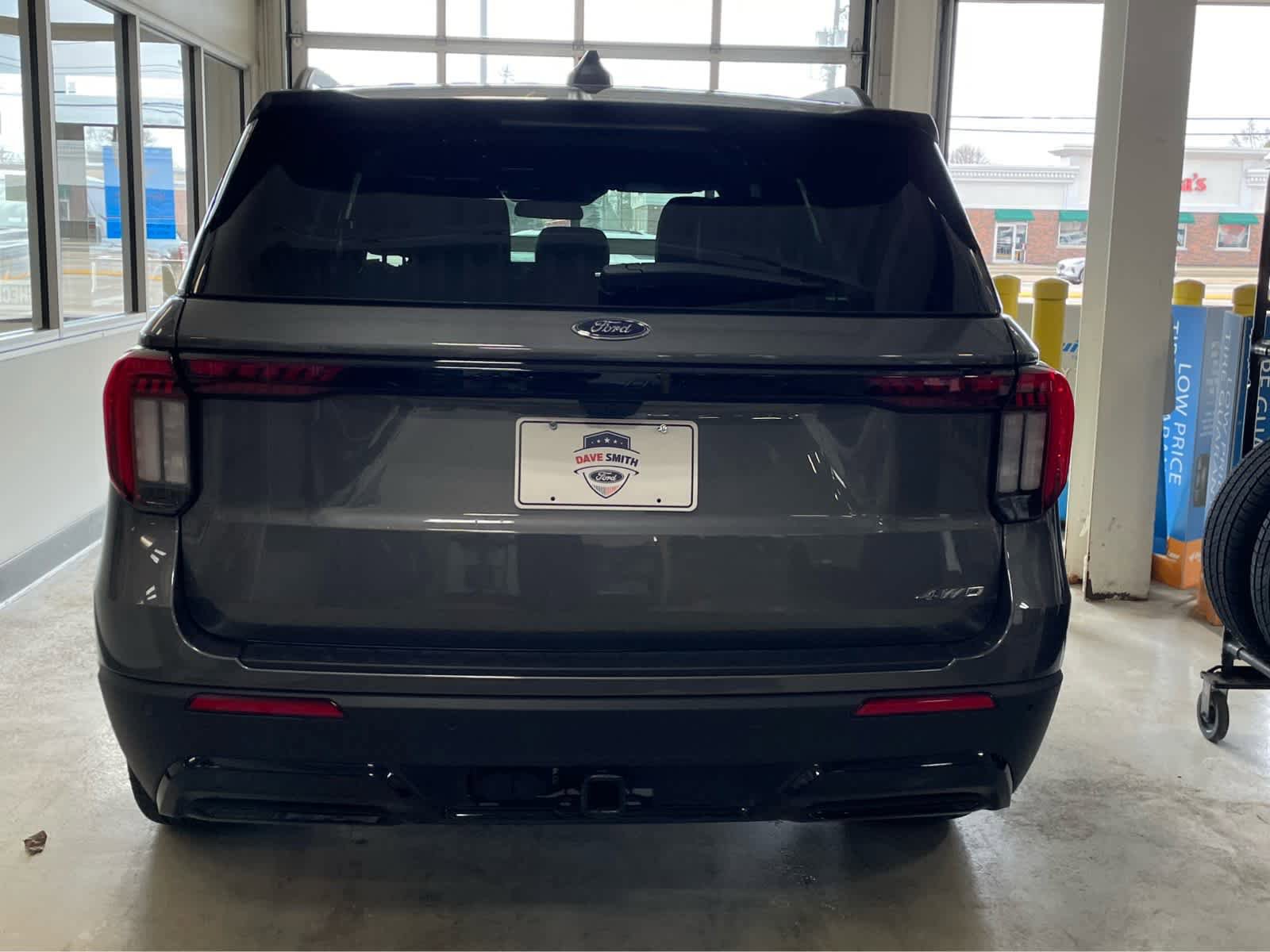 New 2026 Ford Explorer ST-Line w/ ST-Line Street Pack image 6
