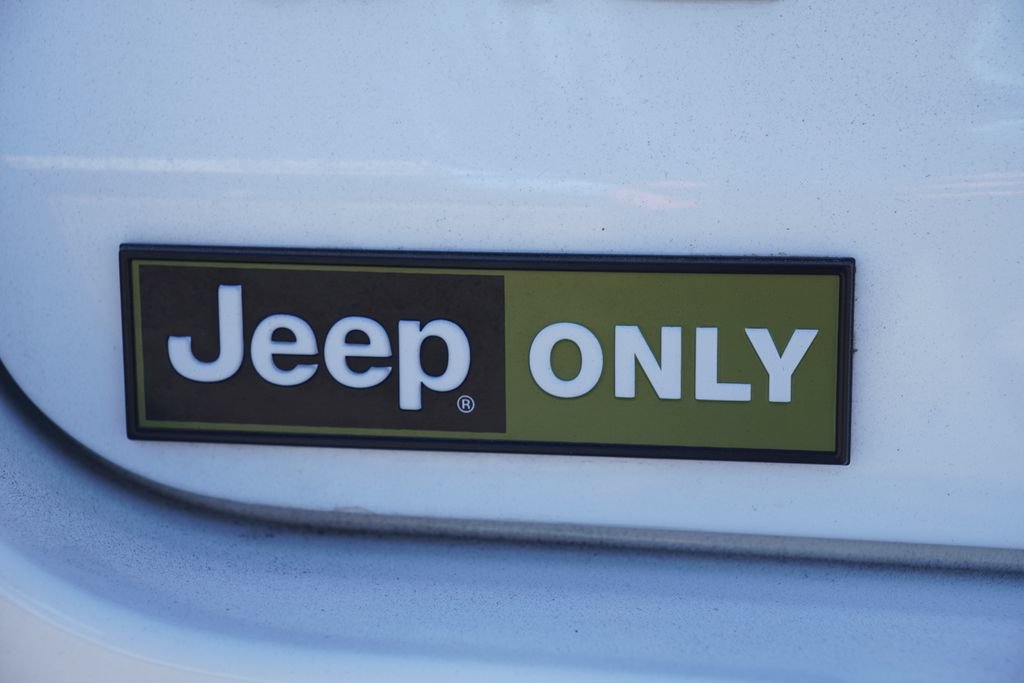 Certified 2022 Jeep Grand Cherokee Summit AWD/4WD image 15