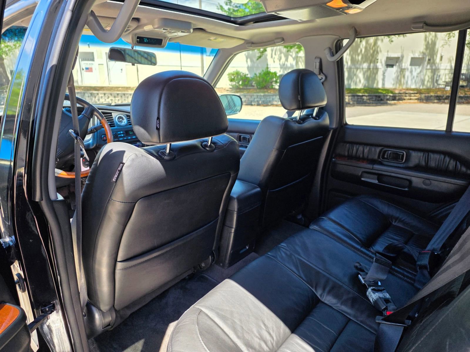 Used 2001 INFINITI QX4 2WD image 16