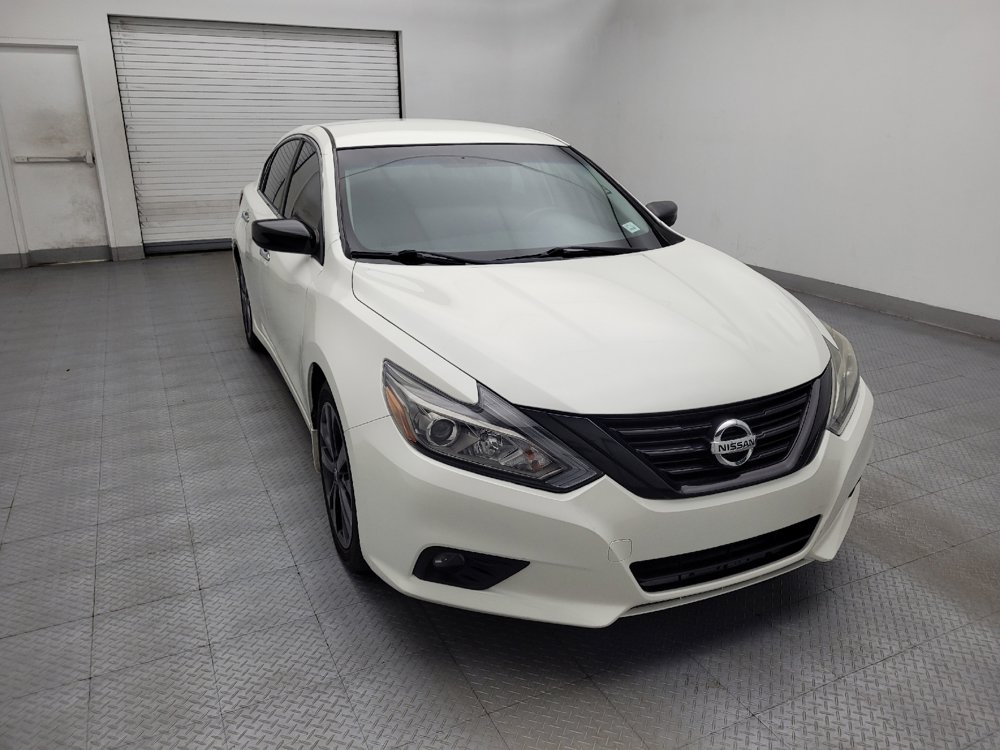 Used 2018 Nissan Altima 2.5 SR w/ SR Midnight Edition FWD image 14