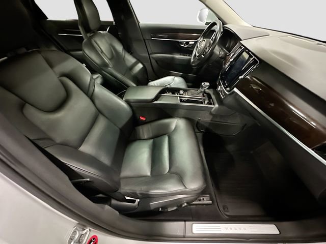 Used 2017 Volvo S90 T6 Momentum w/ Vision Package image 32