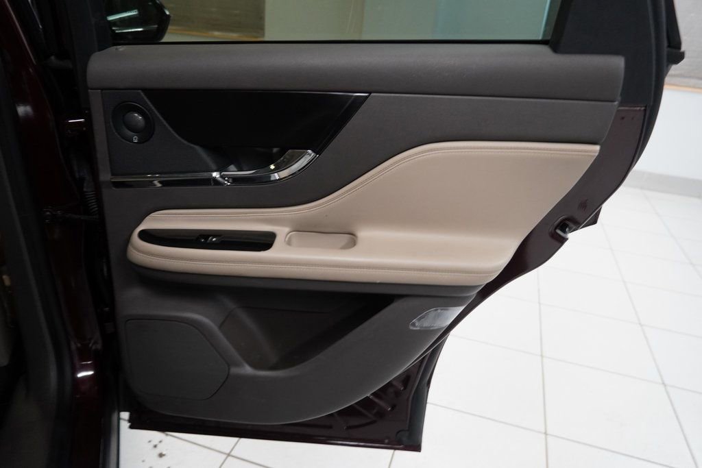 Used 2020 Lincoln Corsair Reserve w/ Elements Package image 25