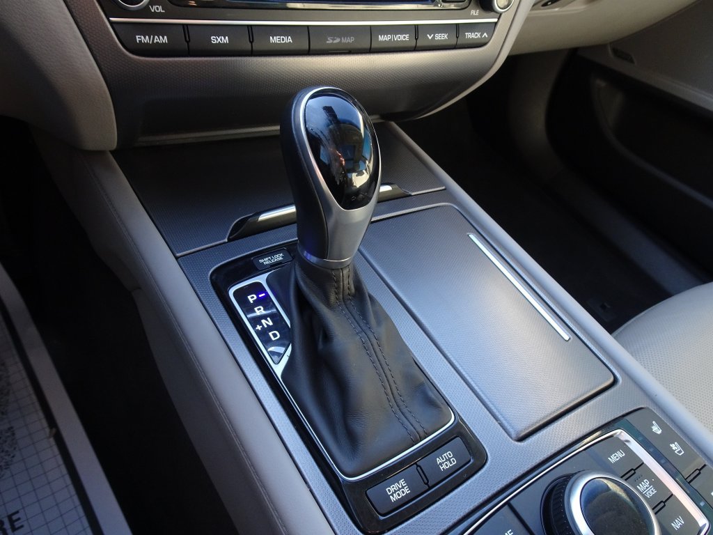 Used 2015 Hyundai Genesis 3.8 w/ Option Group 03 AWD/4WD image 21