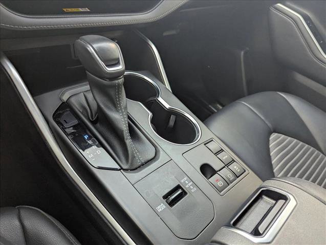 Used 2023 Toyota Highlander XSE FWD image 12