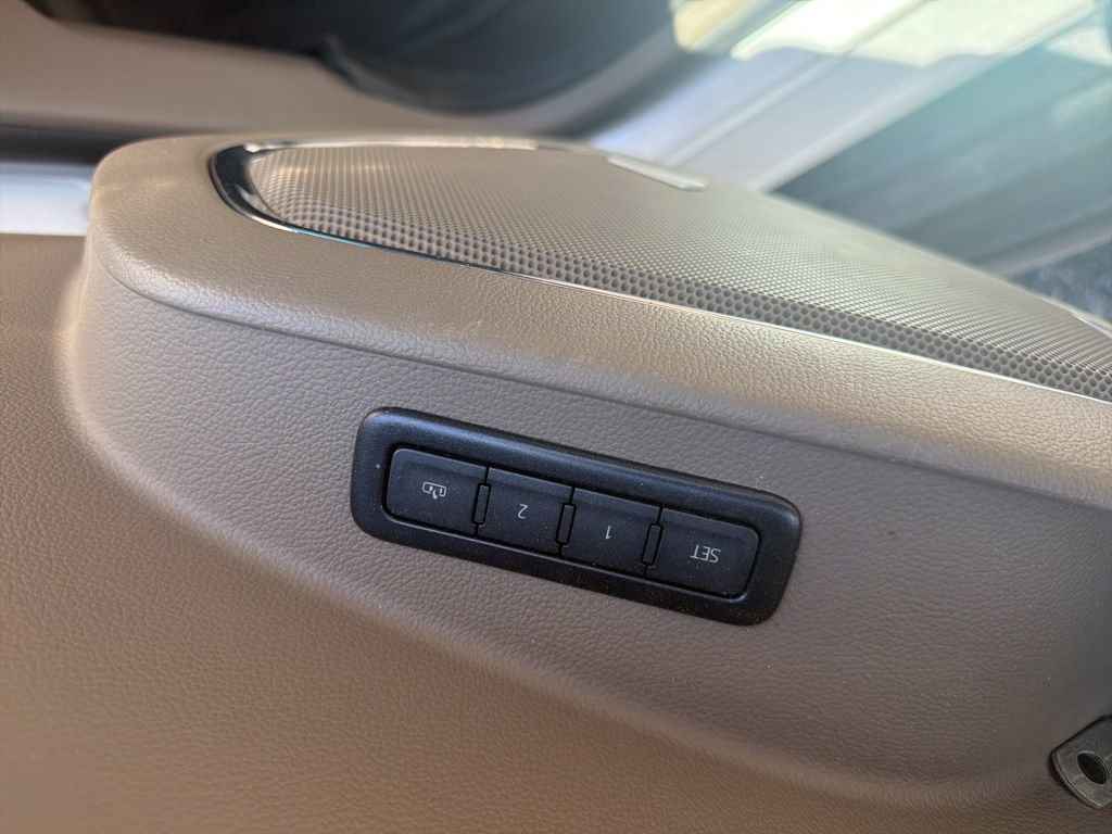 Used 2019 Chevrolet Suburban LT AWD/4WD image 20
