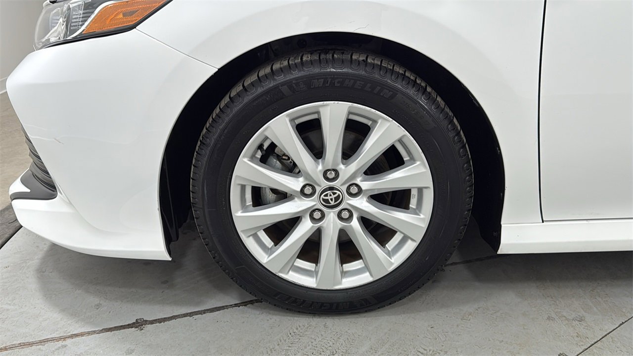 Certified 2020 Toyota Camry LE image 24