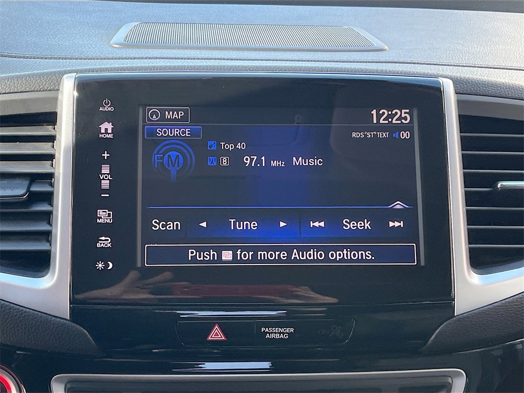 Used 2018 Honda Pilot Touring image 15