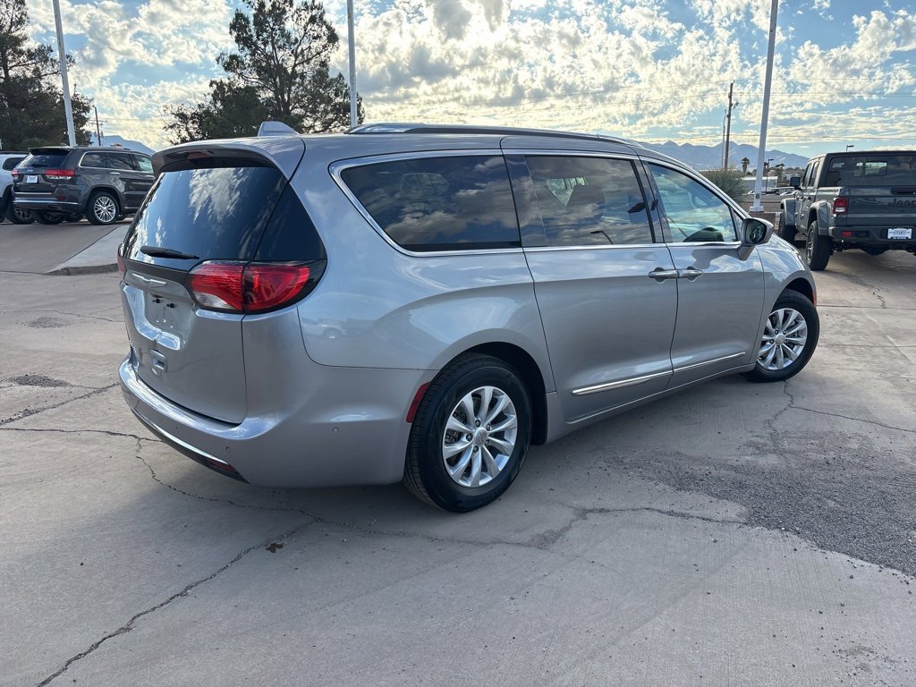 Used 2018 Chrysler Pacifica Touring-L Plus w/ Advanced Safetytec Group image 5
