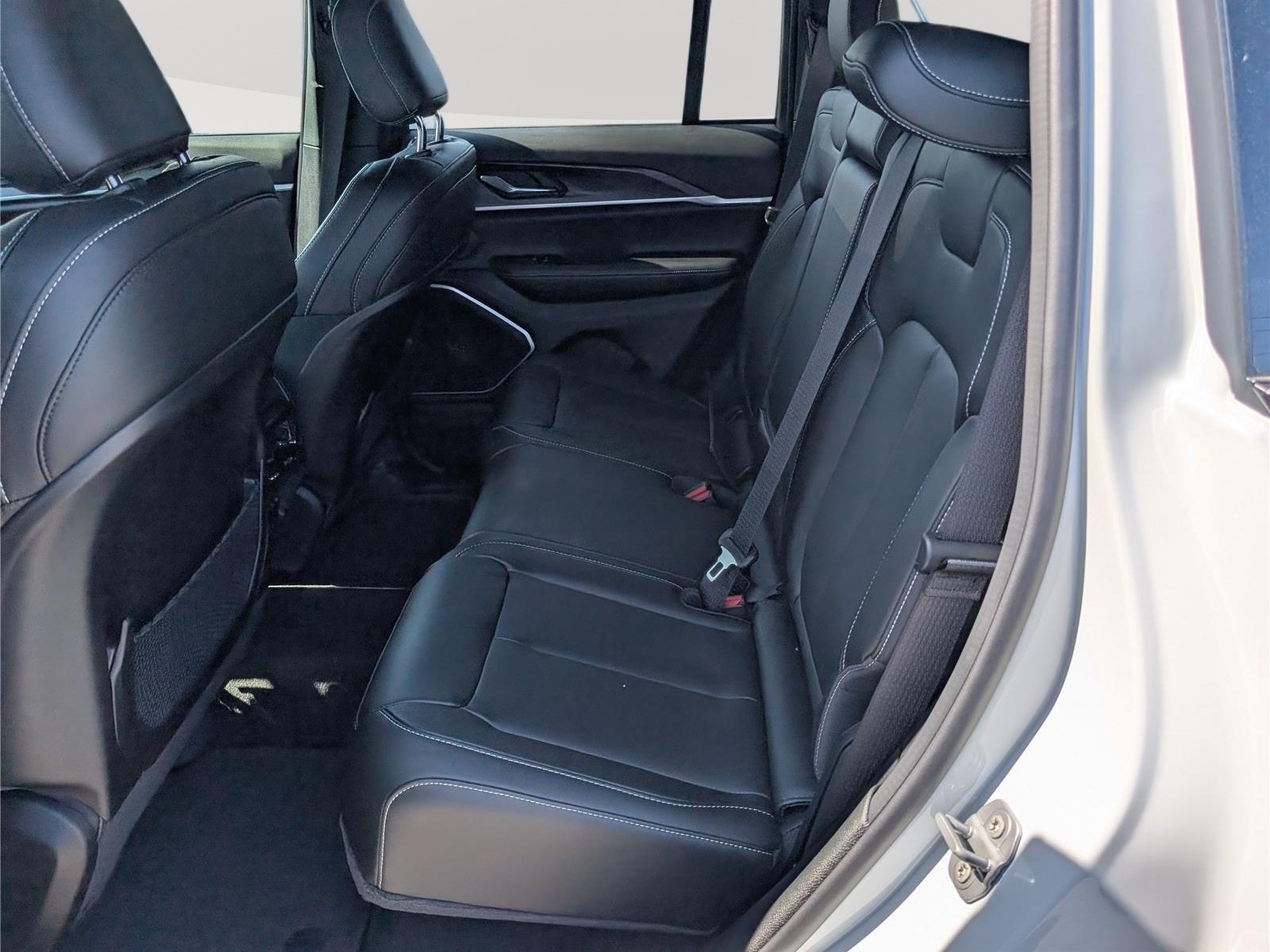 New 2026 Jeep Grand Cherokee Limited AWD/4WD image 10