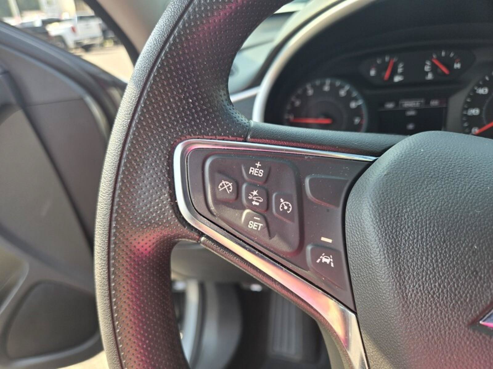 Used 2025 Chevrolet Malibu LT FWD image 11