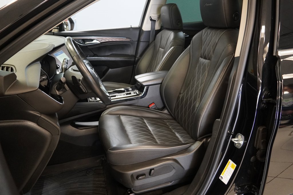 Used 2023 Buick Envision Avenir image 3