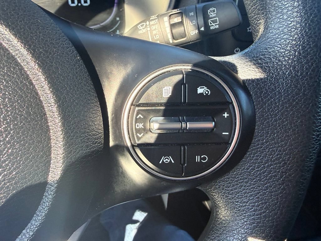 Used 2023 Kia Soul LX w/ Option Group 015 FWD image 19