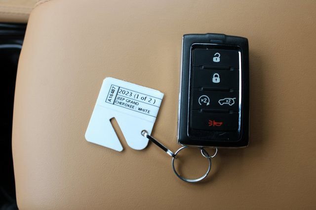 Used 2023 Jeep Grand Cherokee L Summit image 34