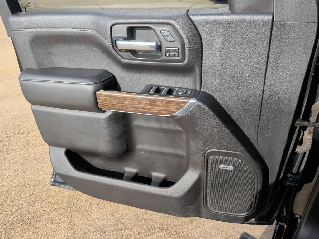 Used 2019 Chevrolet Silverado 1500 High Country w/ Technology Package AWD/4WD image 11