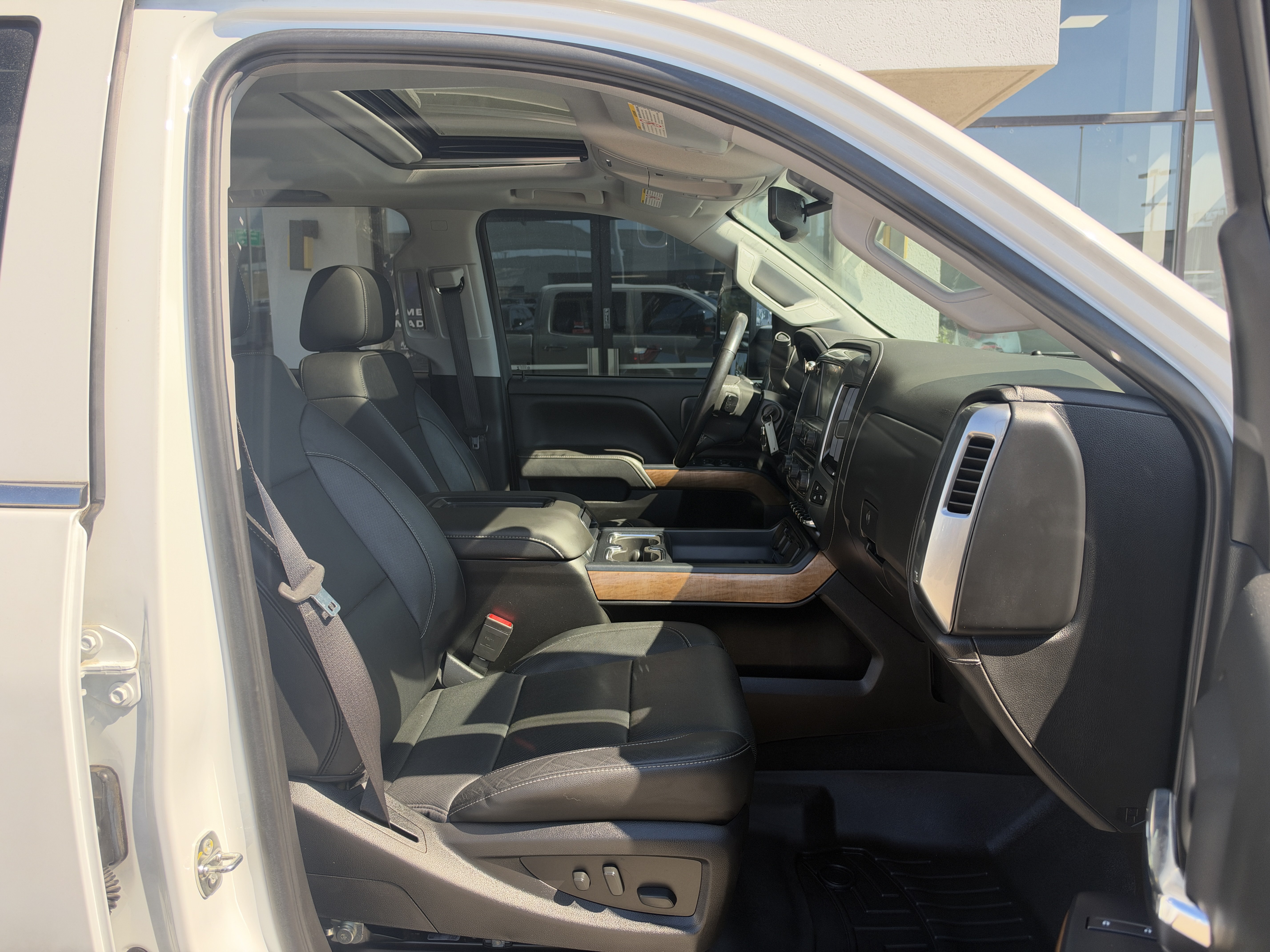 Used 2018 Chevrolet Silverado 3500 LTZ w/ Duramax Plus Package AWD/4WD image 28