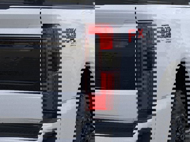 New 2025 Ford F250 Platinum w/ FX4 Off-Road Package image 21