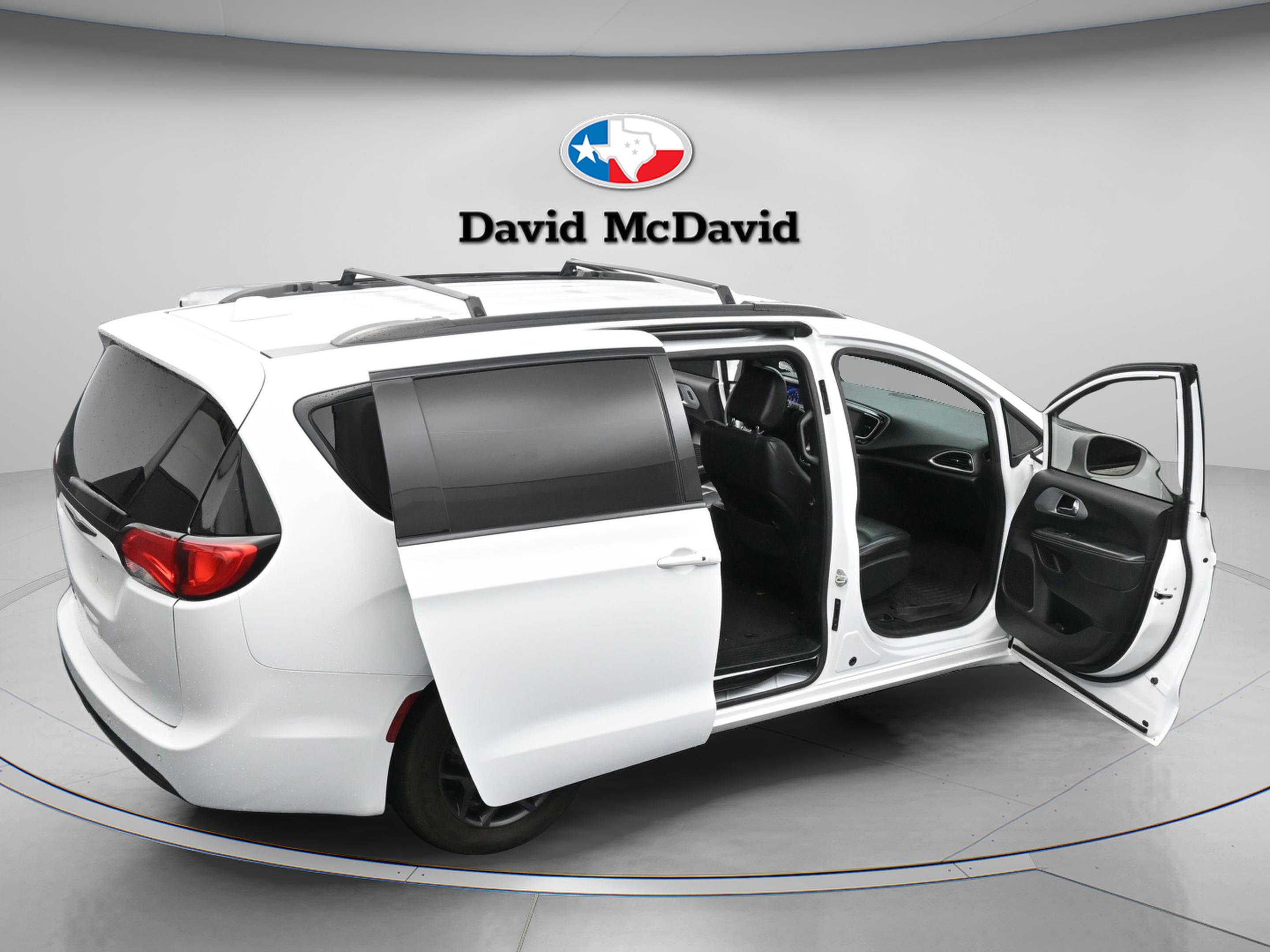 Used 2020 Chrysler Pacifica Touring-L w/ S Appearance Package image 39