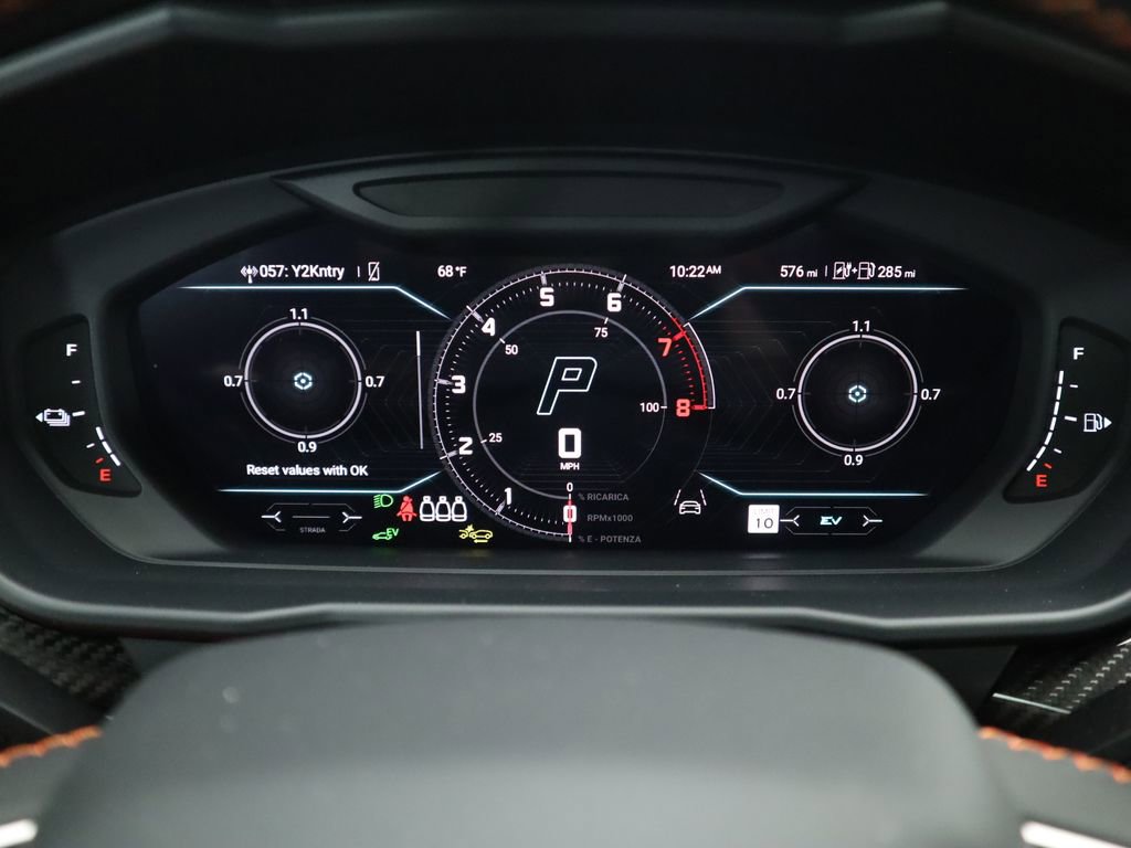 Used 2025 Lamborghini Urus SE image 35