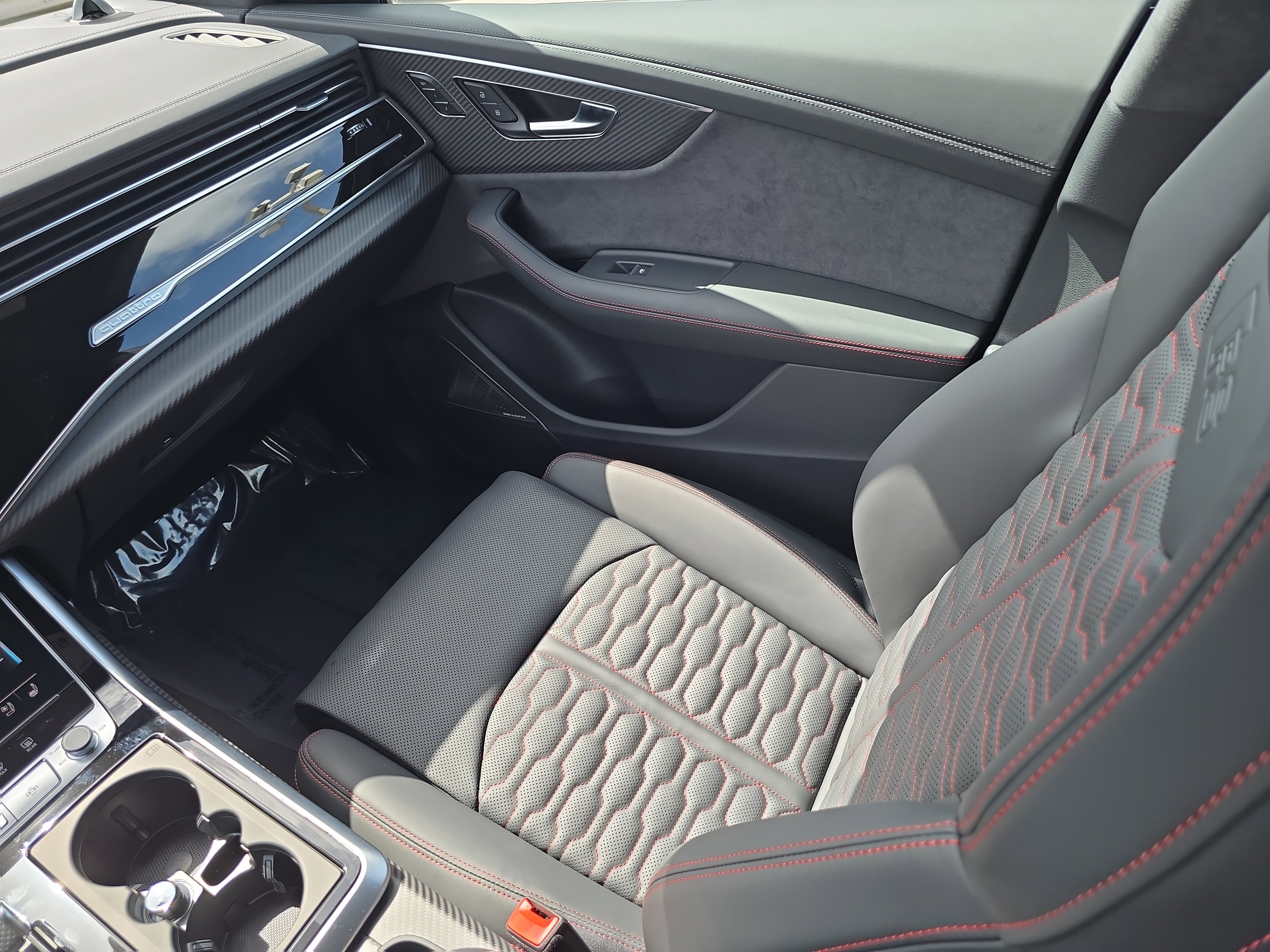 New 2025 Audi RS Q8 performance image 14