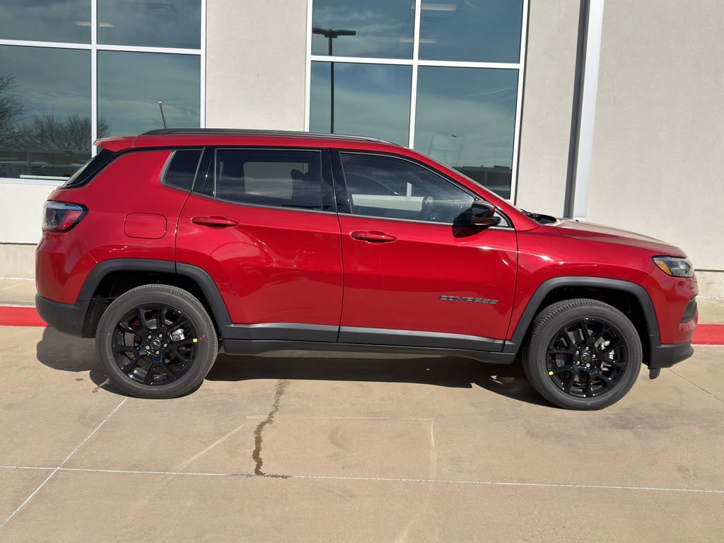 New 2026 Jeep Compass Latitude image 4