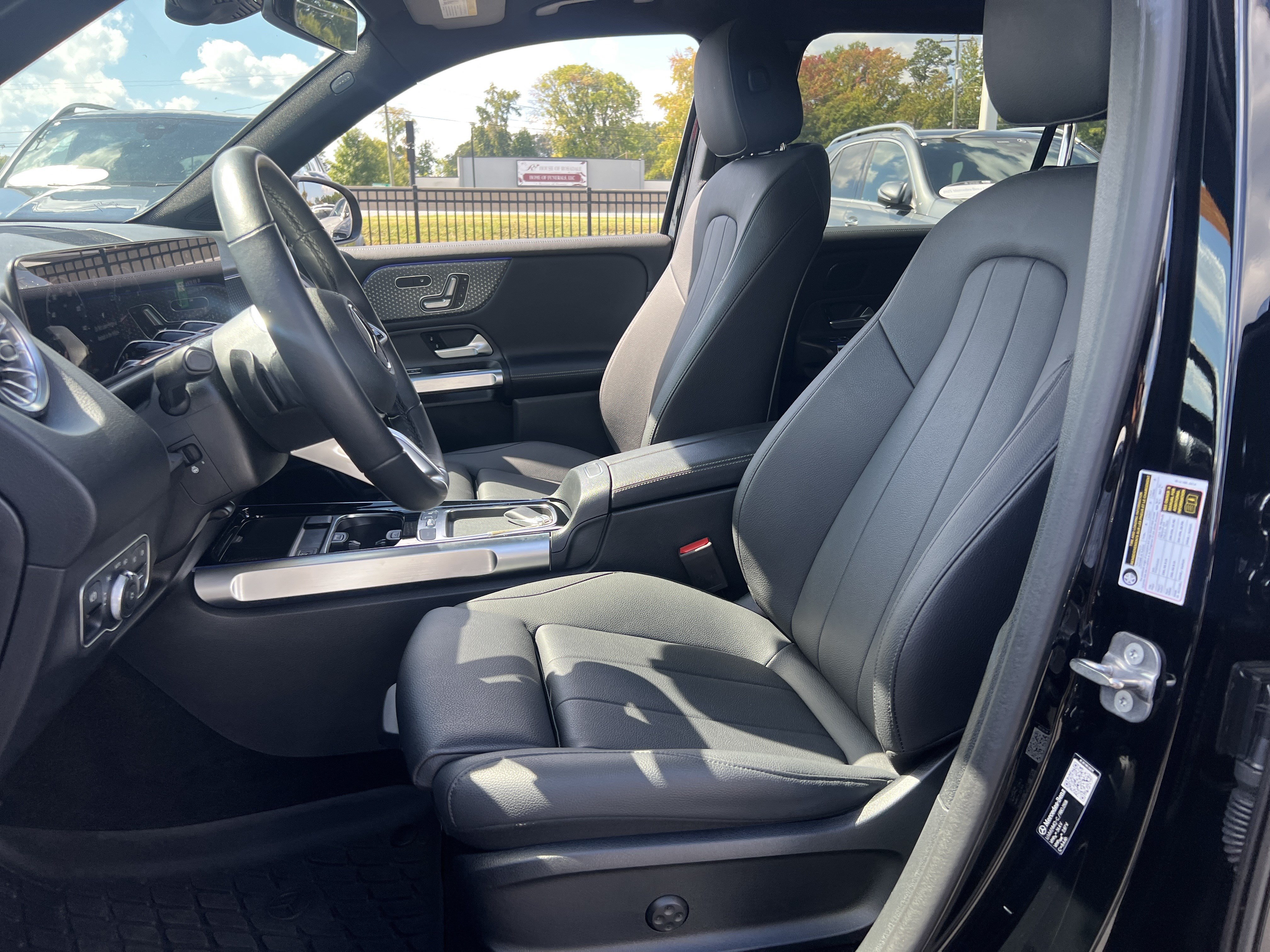 Used 2026 Mercedes-Benz GLB 250 4MATIC image 16
