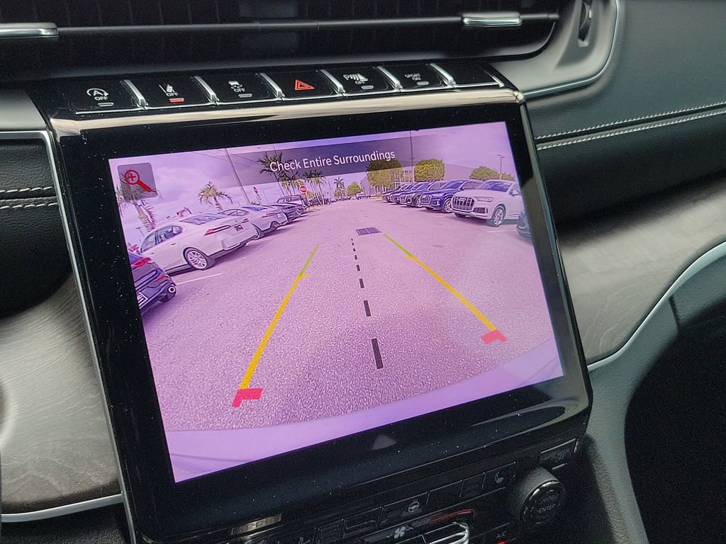 Used 2025 Jeep Grand Cherokee Limited RWD image 13