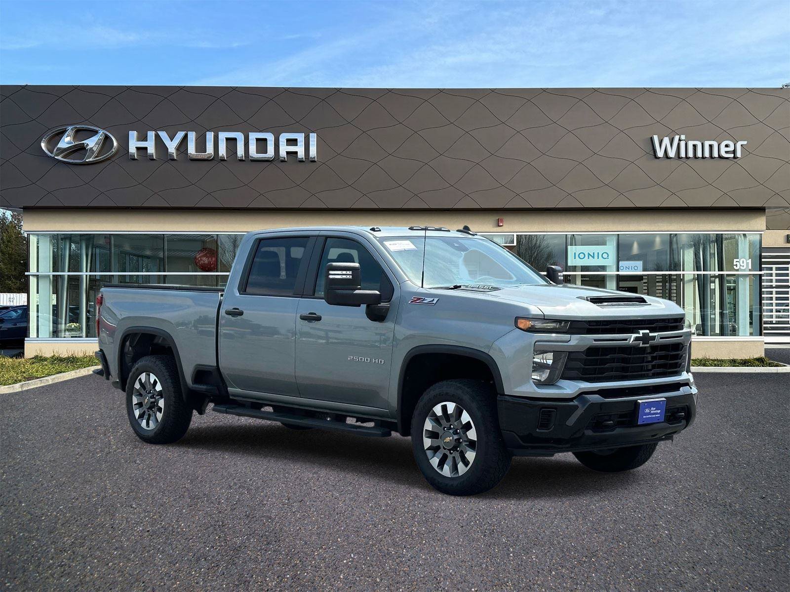 Used 2024 Chevrolet Silverado 2500 Custom w/ Custom Value Package AWD/4WD image 5