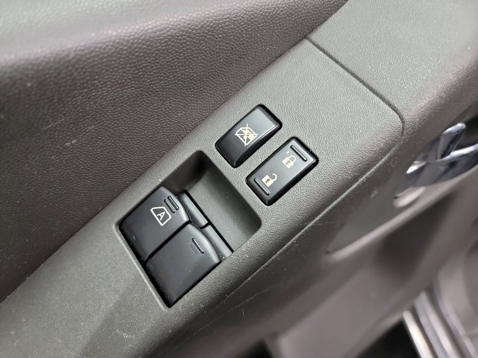 Used 2007 Nissan Frontier SE w/ SE Value Truck Pkg image 14