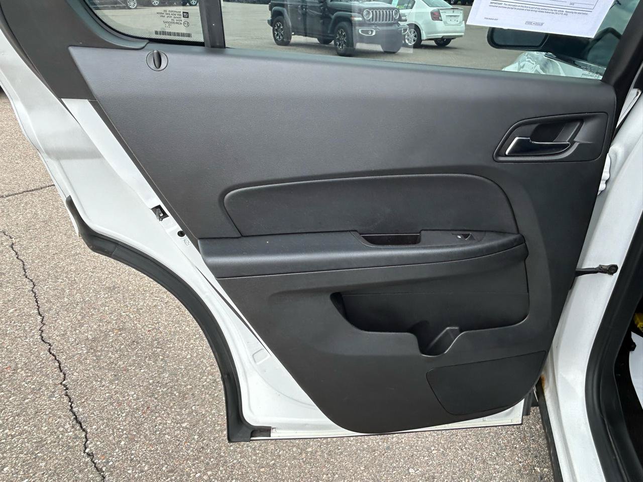 Used 2016 Chevrolet Equinox LS AWD/4WD image 13