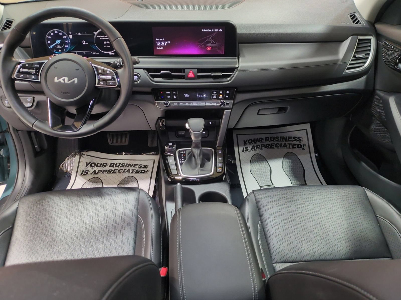 Certified 2025 Kia Seltos EX w/ EX Sunroof Package AWD/4WD image 15