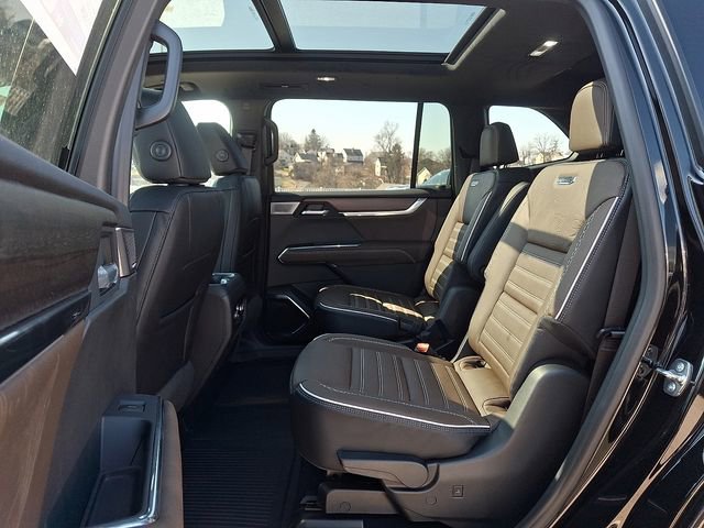 New 2026 GMC Acadia Denali Ultimate w/ LPO, Floor Liner Package image 11