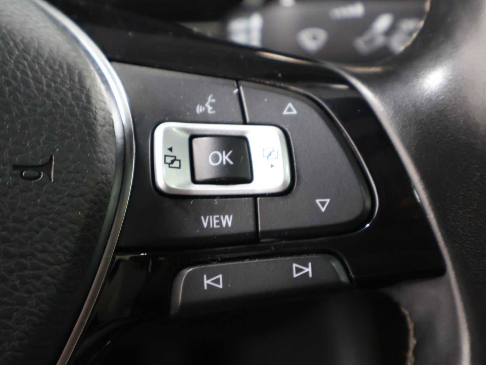 Used 2020 Volkswagen Jetta R-Line FWD image 25