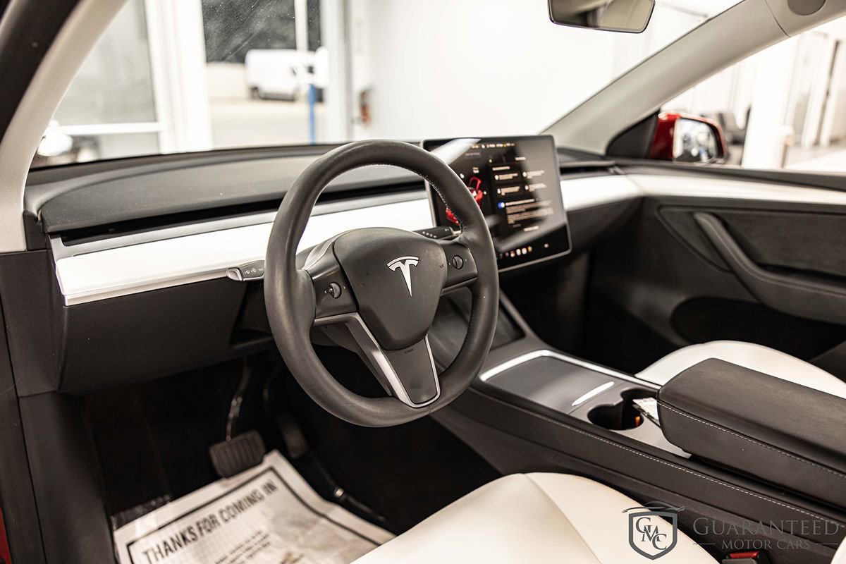 Used 2024 Tesla Model Y Long Range AWD/4WD image 21