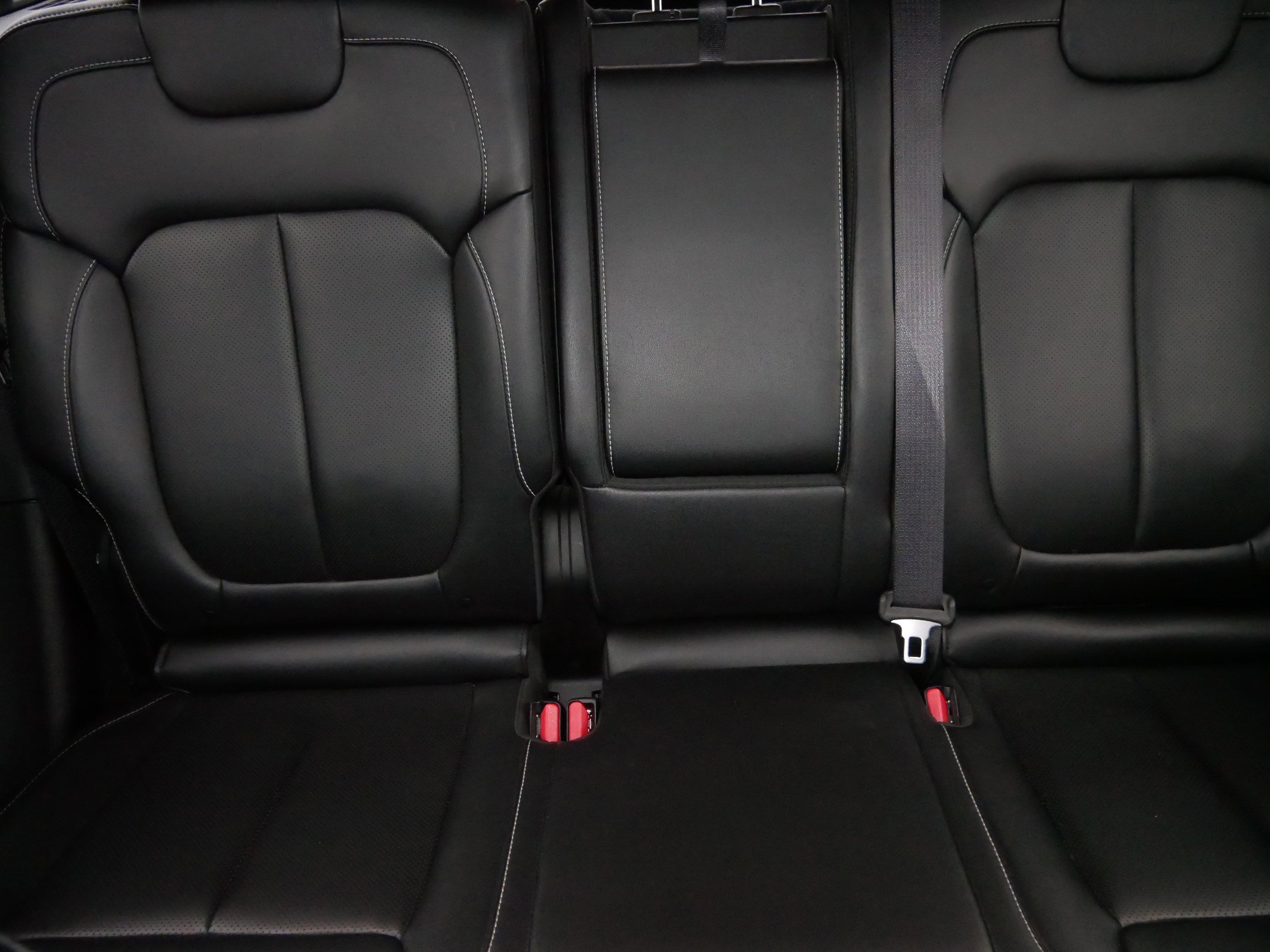 Certified 2023 Jeep Grand Cherokee Limited w/ Luxury Tech Group II image 13