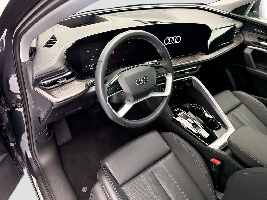Used 2025 Audi Q5 Premium Plus w/ Premium Plus AWD/4WD image 9