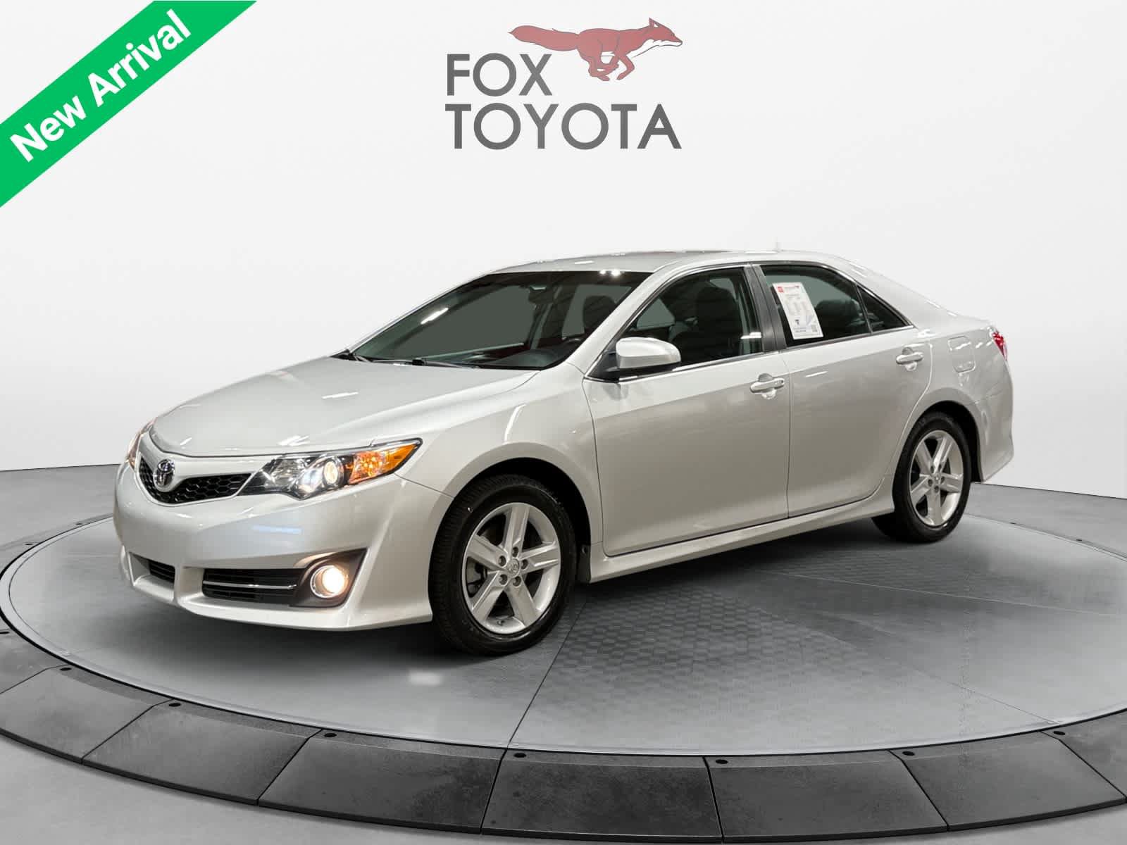 Used 2014 Toyota Camry SE FWD image 1