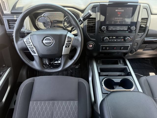 Used 2024 Nissan Titan SV w/ SV Convenience Package RWD image 12