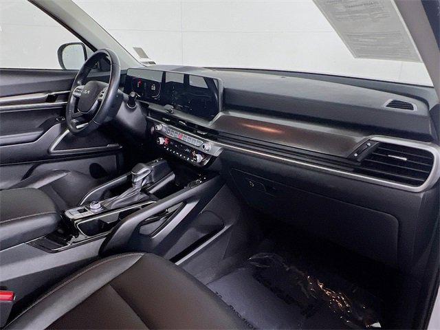 Used 2023 Kia Telluride S image 40