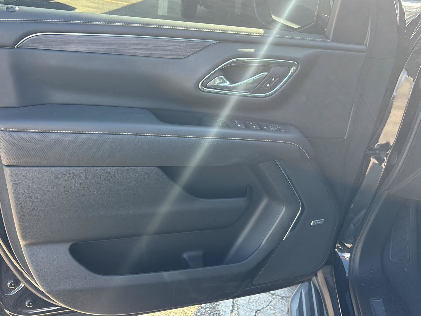 Used 2023 GMC Yukon SLT RWD image 14