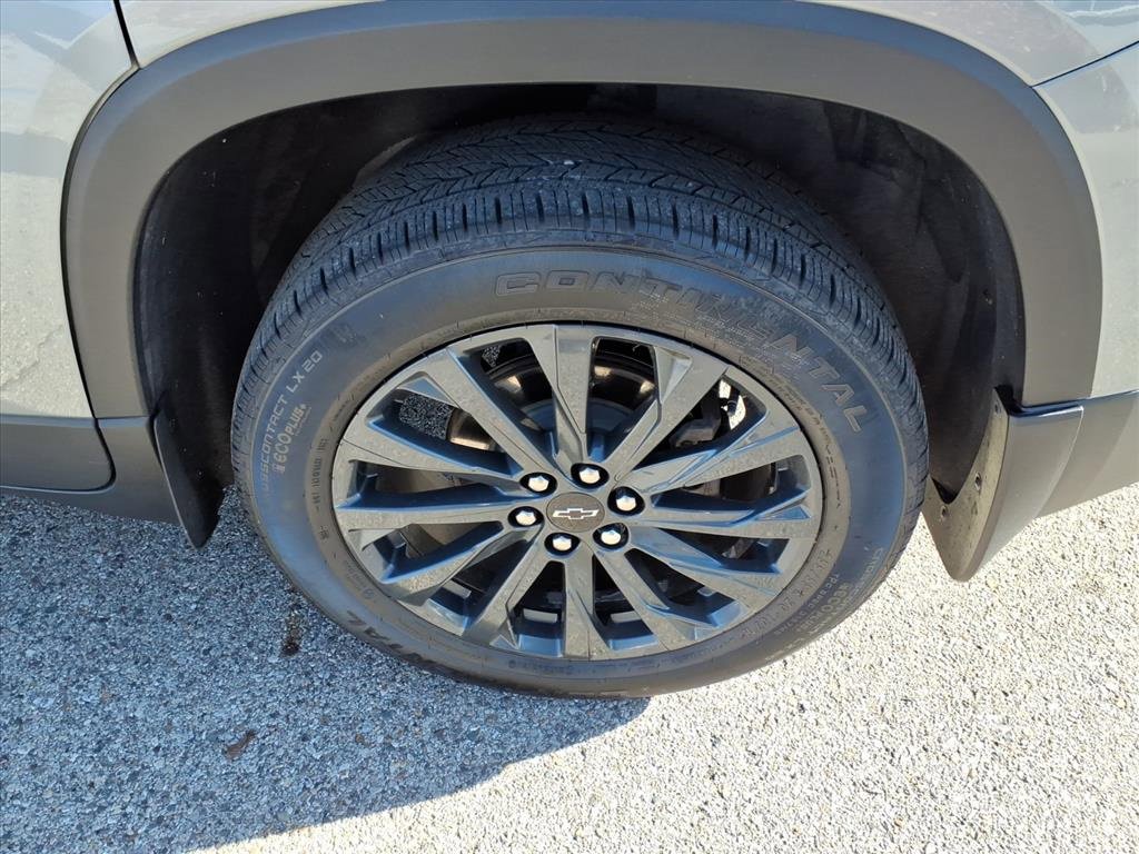 Used 2023 Chevrolet Traverse RS image 9