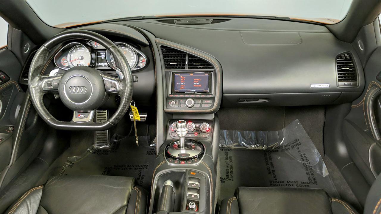 Used 2015 Audi R8 V8 w/ Full Leather Package image 23