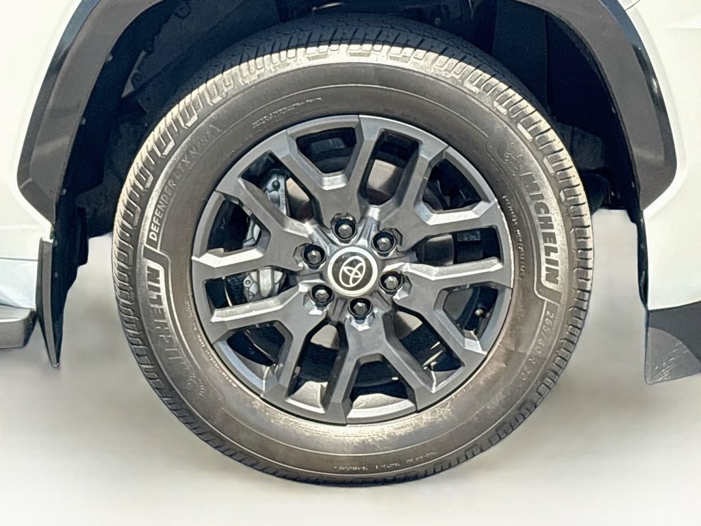 Certified 2024 Toyota Sequoia Platinum AWD/4WD image 33