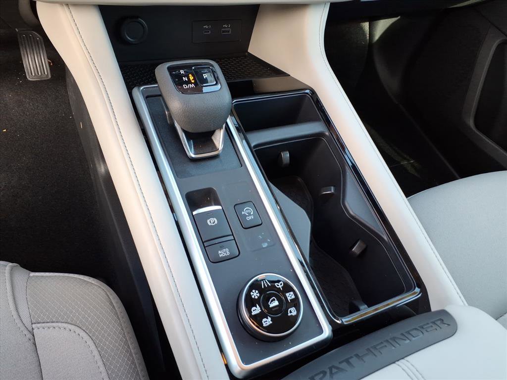 Certified 2025 Nissan Pathfinder SV image 10