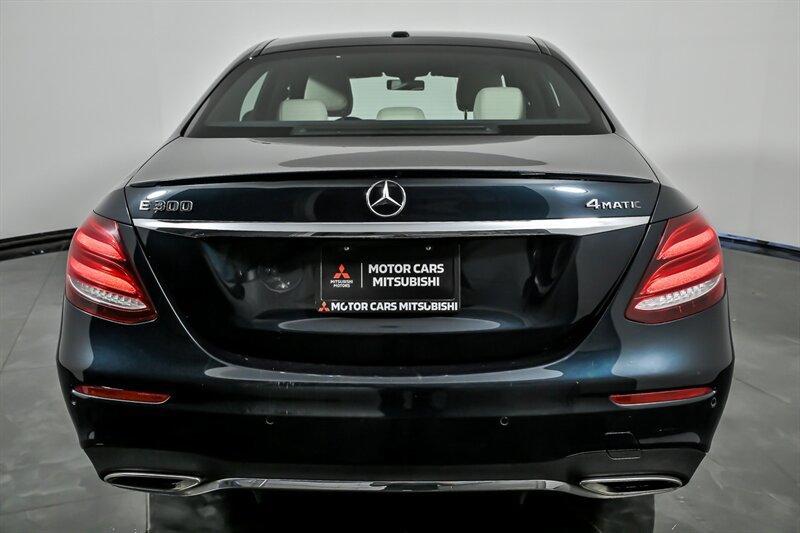 Used 2017 Mercedes-Benz E 300 4MATIC image 8