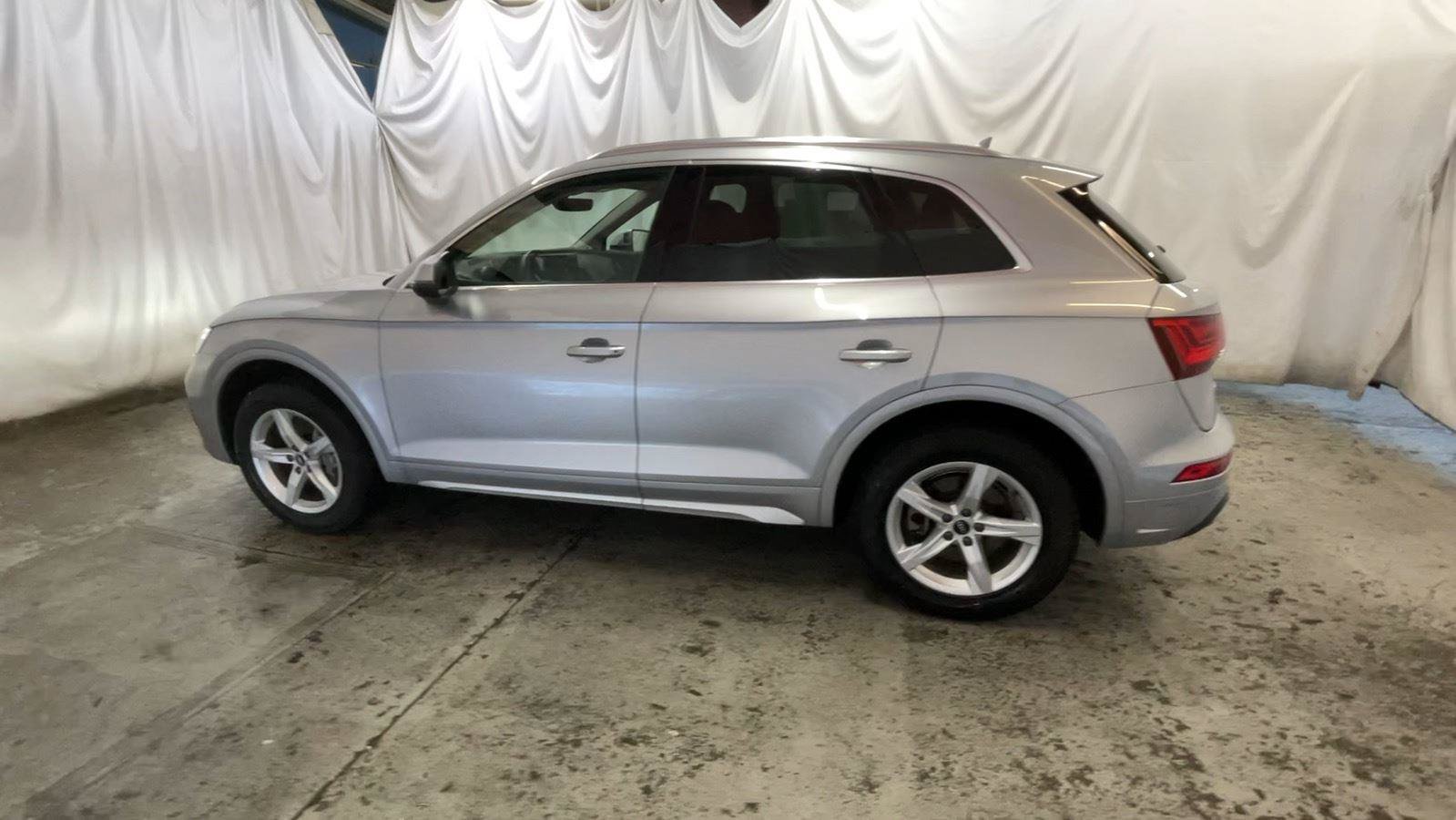 Used 2021 Audi Q5 2.0T Premium w/ Convenience Package AWD/4WD image 11