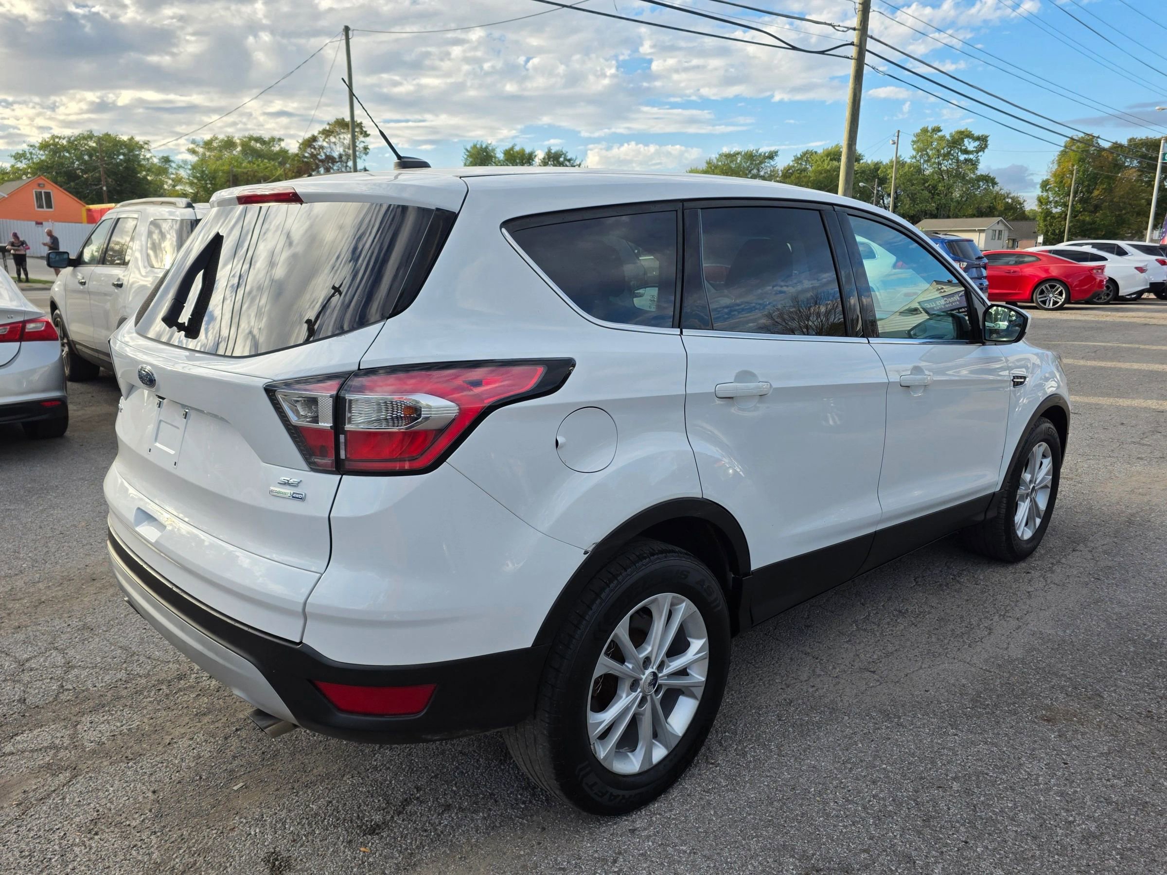 Used 2017 Ford Escape SE image 6