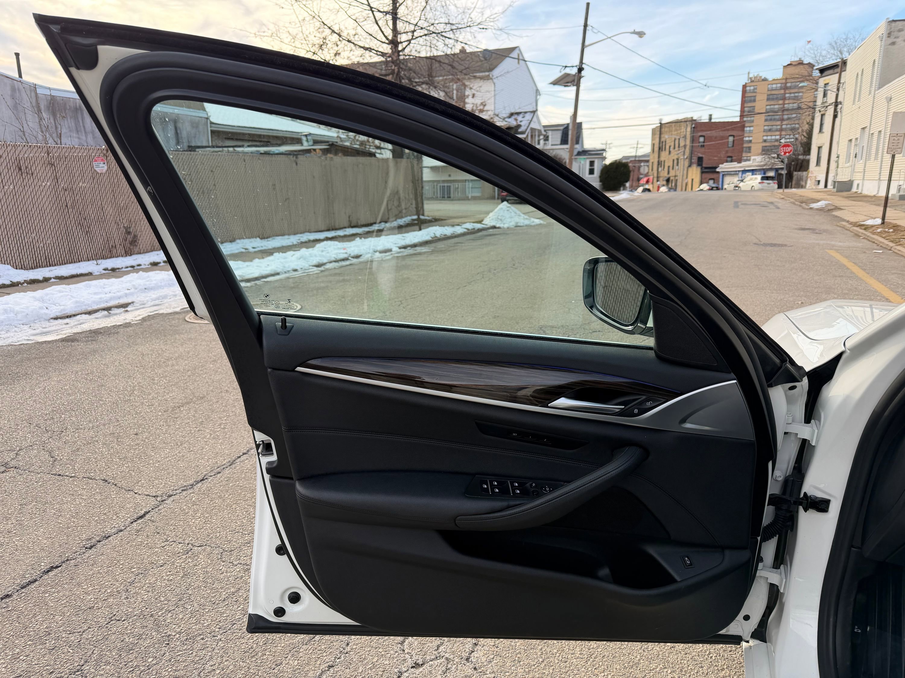 Used 2018 BMW 530i xDrive image 16