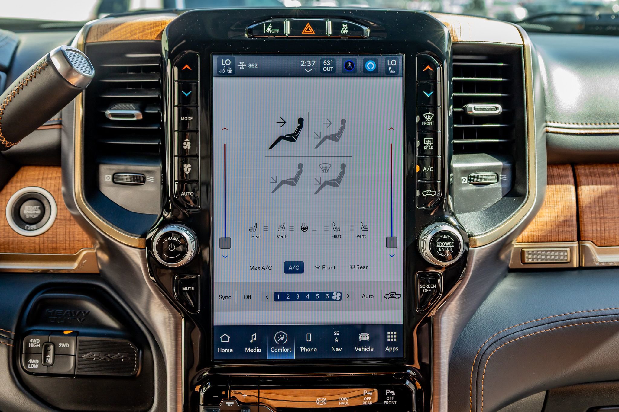 Used 2024 RAM 2500 Limited w/ Safety Group image 28